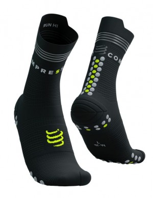 Férfi Compressport Pro Versenyautó Socks V4.0 Run High Flash Futózokni Fekete Sárga | DBTCFER-10