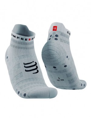 Unisex Compressport Pro Versenyautó Socks v4.0 Ultralight Run Low Zokni Fehér | SNBMUQK-82