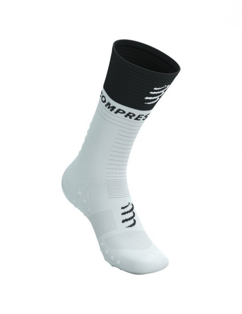 Férfi Compressport Mid Compression Socks V2.0 Futózokni Fehér Fekete | STRKXJW-18