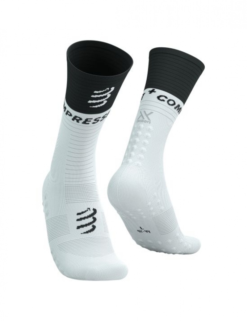 Férfi Compressport Mid Compression Socks V2.0 Futózokni Fehér Fekete | STRKXJW-18