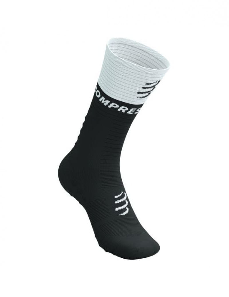 Férfi Compressport Mid Compression Socks V2.0 Futózokni Fekete Fehér | MTVNZRD-40