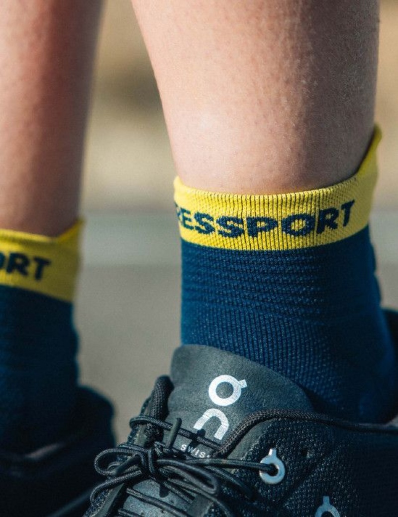 Férfi Compressport Pro Versenyautó Socks v4.0 Run Low Futózokni Zöld | TZSHUXM-21