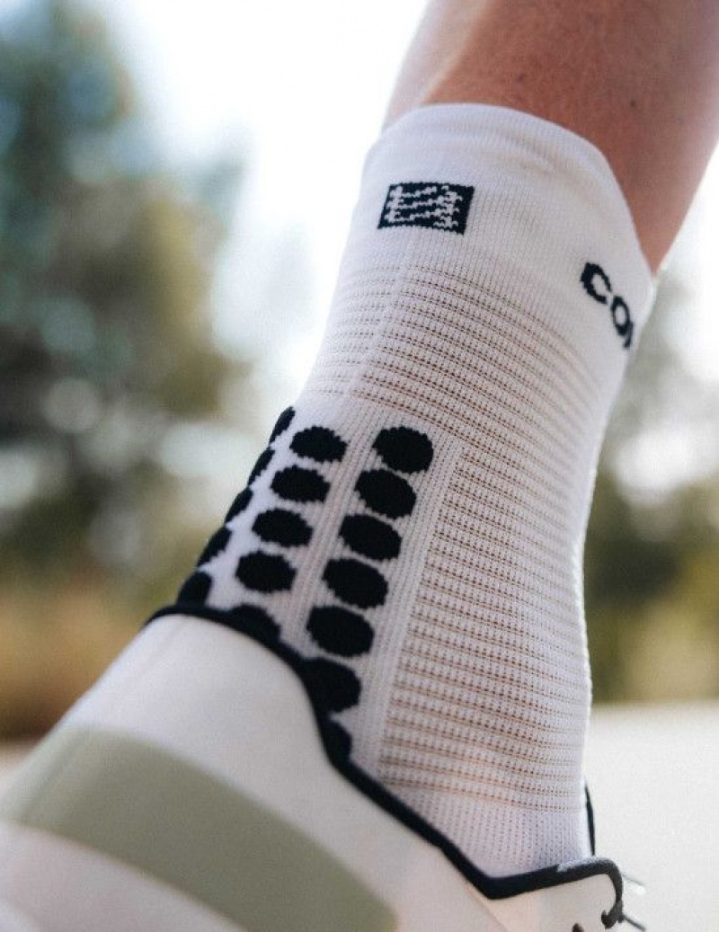 Férfi Compressport Pro Versenyautó Socks v4.0 Run High Futózokni Fehér Fekete | PXRFVJY-12