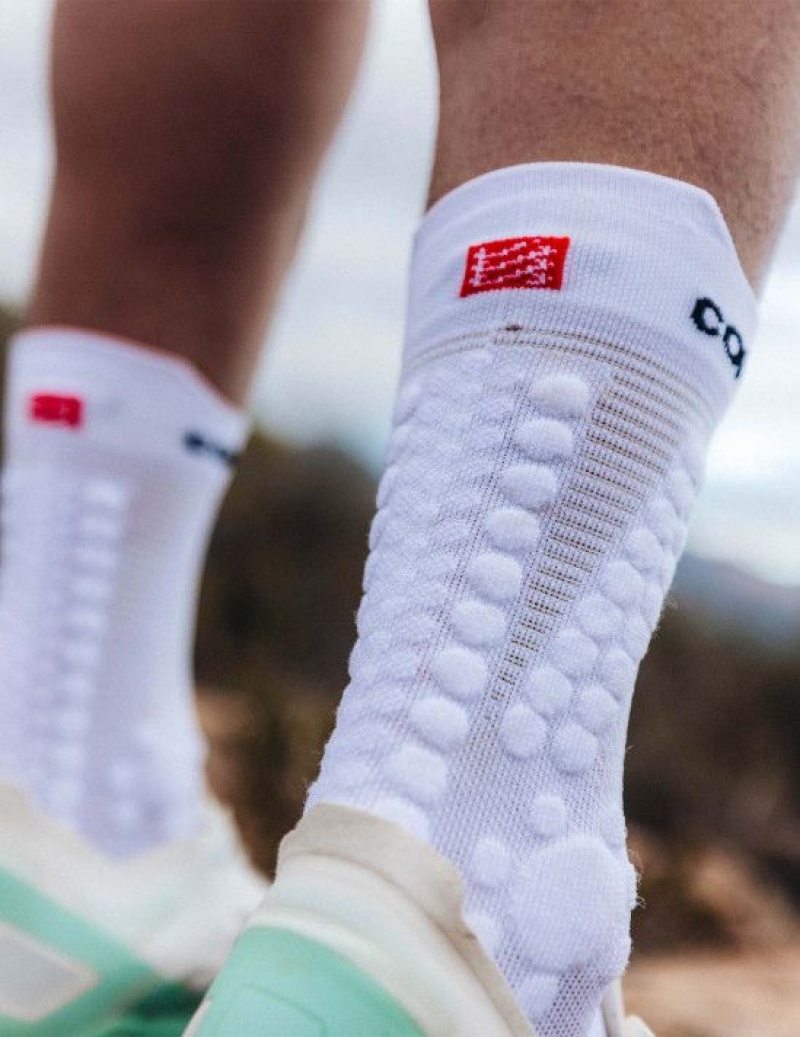 Férfi Compressport Pro Versenyautó Socks v4.0 Trail Futózokni Fehér Fekete | LRCJUSA-56