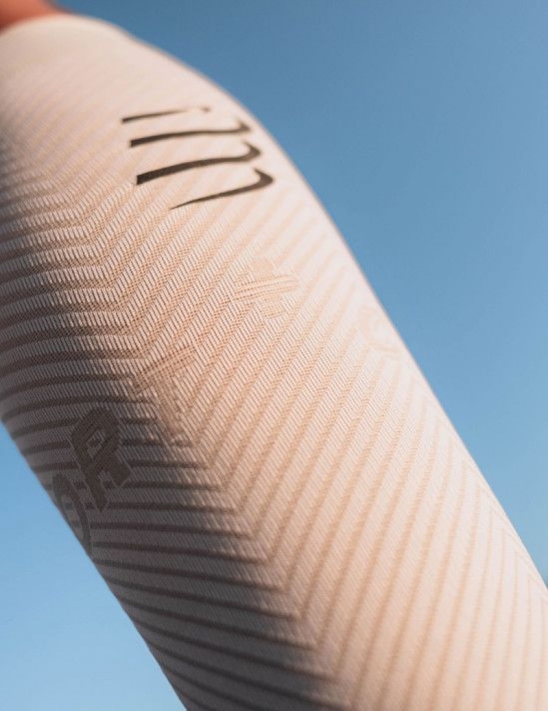 Férfi Compressport R2 Oxygen Compression Sleeves Fehér | ECDISMA-75