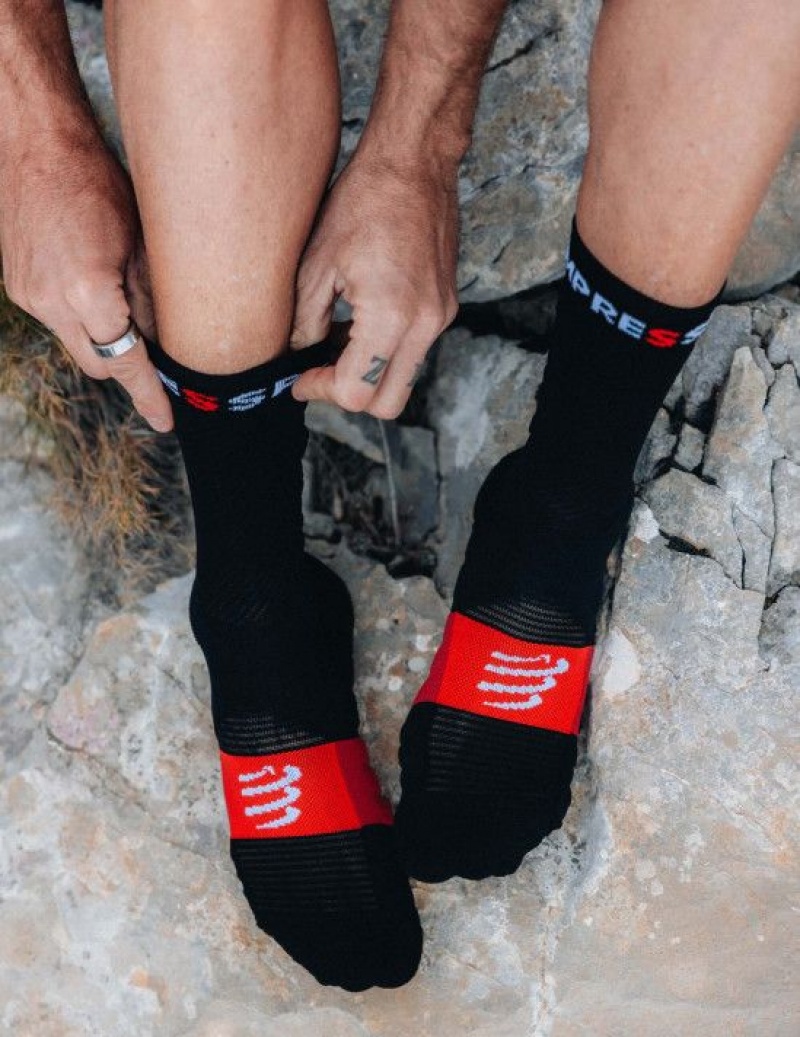 Férfi Compressport Ultra Trail Socks V2.0 Futózokni Fekete Piros | JBKEGYD-47